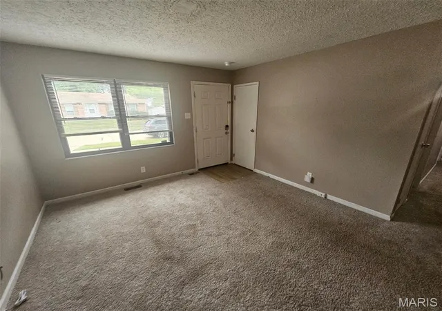 Photo 1 of Single family home for sale at 2541 Courtyard Pl, Florissant, MO 63031 | MLS# MIS26064529 | Listing updated on 2026-10-08
