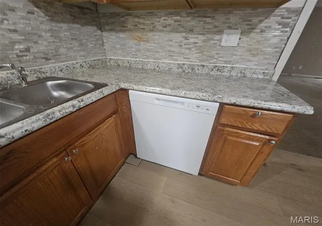 Photo 3 of Single family home for sale at 2541 Courtyard Pl, Florissant, MO 63031 | MLS# MIS26064529 | Listing updated on 2026-10-08