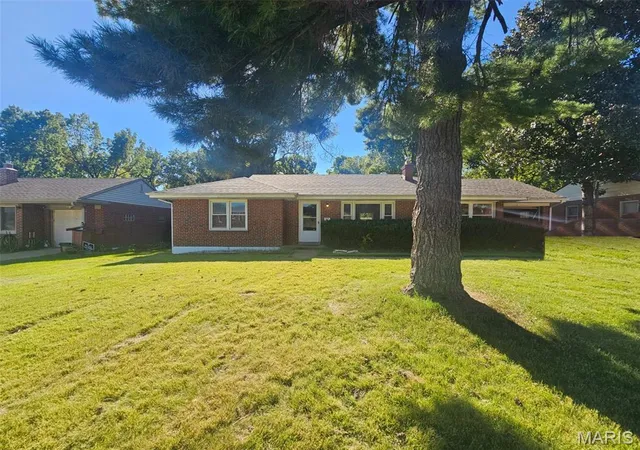 Single family home for sale at 67 S Floridale Dr, Saint Louis, MO 63135 | MLS# MIS26064536