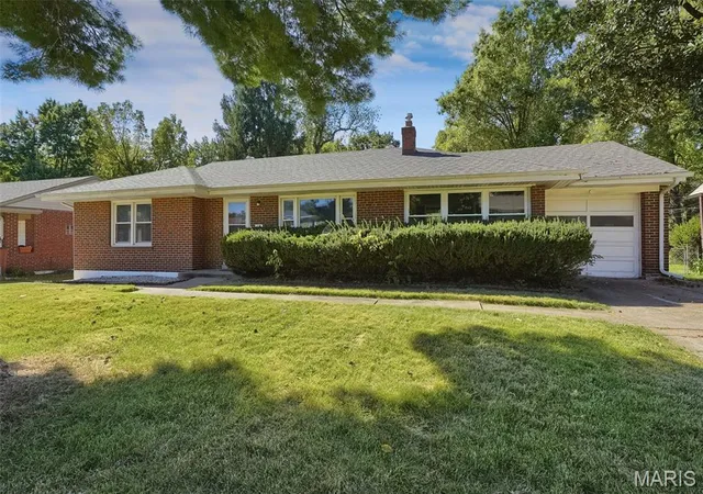 Single family home for sale at 67 S Floridale Dr, Saint Louis, MO 63135 | MLS# MIS26064536
