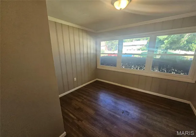 Photo 2 of Single family home for sale at 67 S Floridale Dr, Saint Louis, MO 63135 | MLS# MIS26064536 | Listing updated on 2026-10-09