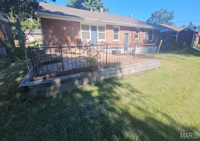 Photo 3 of Single family home for sale at 67 S Floridale Dr, Saint Louis, MO 63135 | MLS# MIS26064536 | Listing updated on 2026-10-09