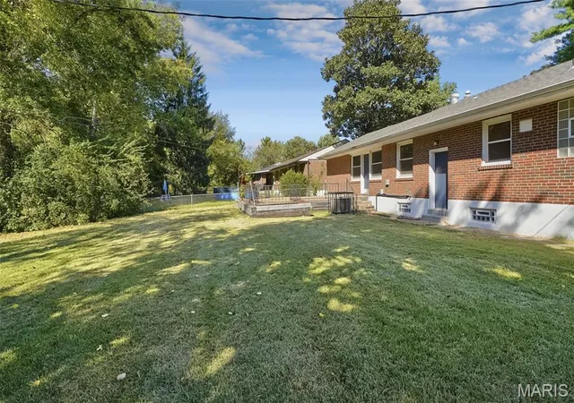 Photo 3 of Single family home for sale at 67 S Floridale Dr, Saint Louis, MO 63135 | MLS# MIS26064536 | Listing updated on 2026-10-21