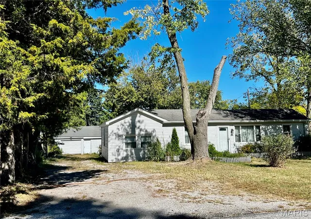 Photo 3 of Single family home for sale at 6521 Ll Rd, Red Bud, IL 62278 | MLS# MIS26064540 | Listing updated on 2026-10-18