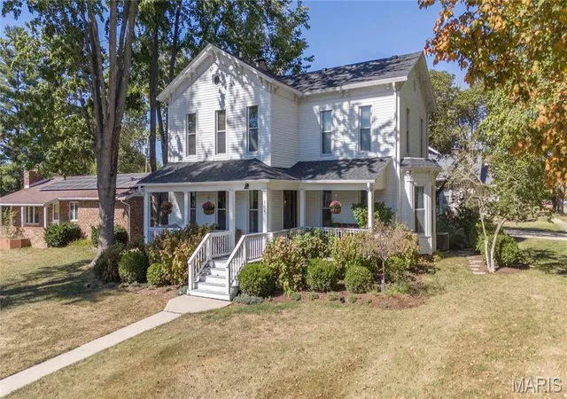 Photo 1 of Single family home for sale at 105 W Madison St, Vandalia, IL 62471 | MLS# MIS26064541 | Listing updated on 2026-10-07