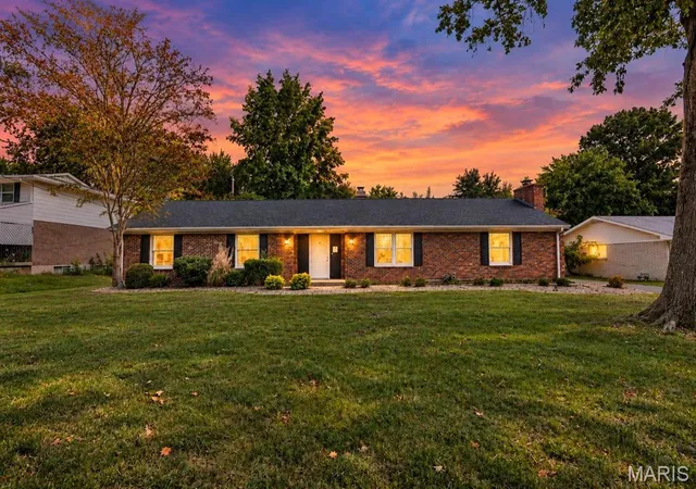 Photo 2 of Single family home for sale at 10 Tumbleweed Dr, Belleville, IL 62221 | MLS# MIS26064542 | Listing updated on 2026-10-09