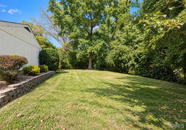Photo 4 of Single family home for sale at 10 Tumbleweed Dr, Belleville, IL 62221 | MLS# MIS26064542 | Listing updated on 2026-10-09