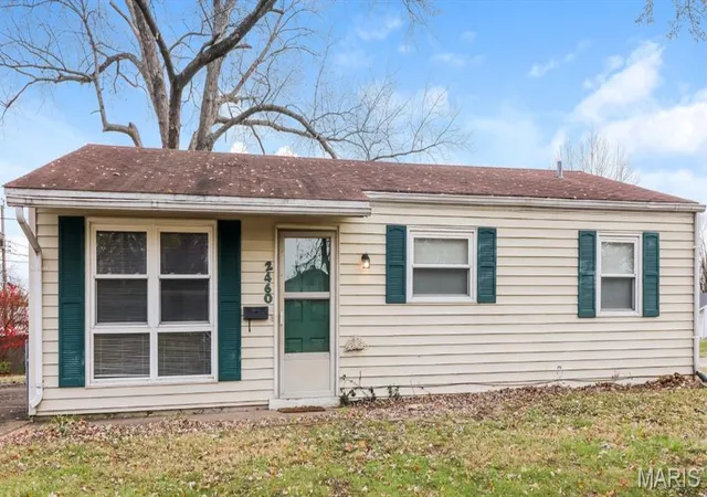 Photo 2 of Single family home for sale at 2460 Grants Pkwy, Florissant, MO 63031 | MLS# MIS26064543 | Listing updated on 2026-10-10
