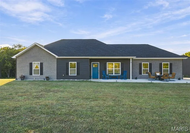 Photo 3 of Single family home for sale at 526 Luechtefeld Farm Dr, Leslie, MO 63056 | MLS# MIS26064545 | Listing updated on 2026-10-20