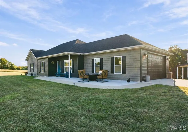 Photo 3 of Single family home for sale at 526 Luechtefeld Farm Dr, Leslie, MO 63056 | MLS# MIS26064545 | Listing updated on 2026-10-20