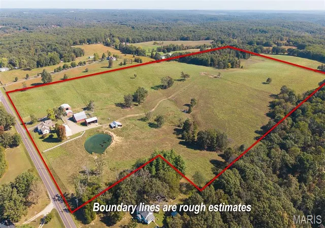 Photo 3 of Single family home for sale at 2527 Hwy Jj, Bourbon, MO 65441 | MLS# MIS26064546 | Listing updated on 2026-10-09