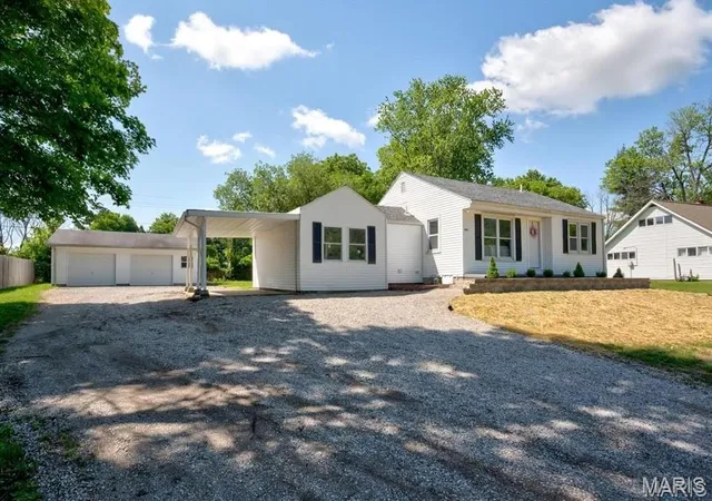 Photo 1 of Sale Pending at 9710 Holy Cross Rd, Fairview Heights, IL 62208 | MLS# MIS26064547 | Listing updated on 2026-10-07
