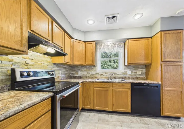 Photo 2 of Single family home for sale at 56 Saint Johns Ct, Perryville, MO 63775 | MLS# MIS26064560 | Listing updated on 2026-10-07