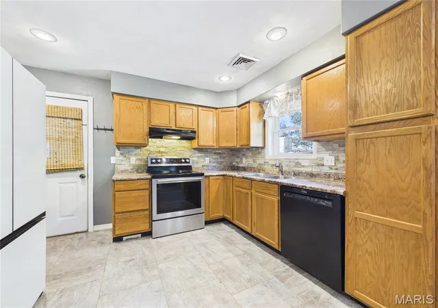 Photo 3 of Single family home for sale at 56 Saint Johns Ct, Perryville, MO 63775 | MLS# MIS26064560 | Listing updated on 2026-10-07