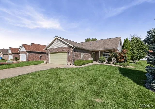 Photo 2 of Single family home for sale at 2255 Glenfield Dr, Belleville, IL 62221 | MLS# MIS26064563 | Listing updated on 2026-10-07