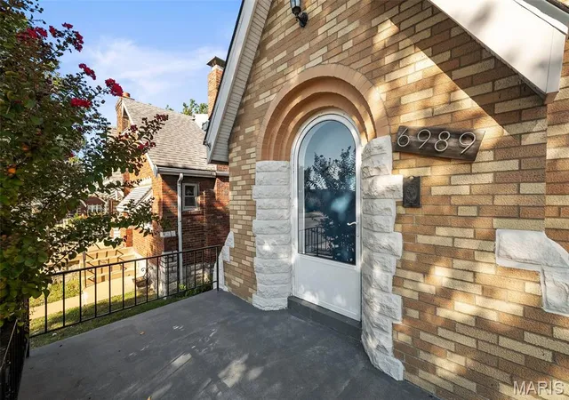 Photo 3 of Single family home for sale at 6989 Hillsland Ave, Saint Louis, MO 63109 | MLS# MIS26064564 | Listing updated on 2026-10-19