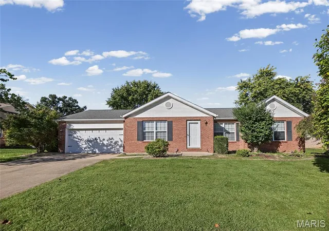Photo 1 of Single family home for sale at 2800 Timberline Dr, Belleville, IL 62226 | MLS# MIS26064565 | Listing updated on 2026-10-07