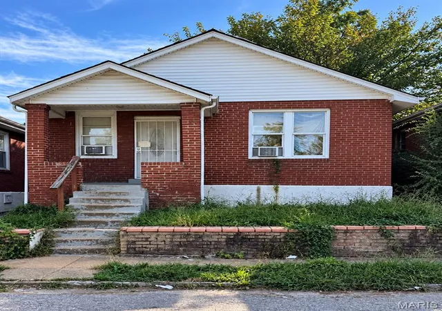 Single family home for sale at 4756 Highland Ave, Saint Louis, MO 63113 | MLS# MIS26064566