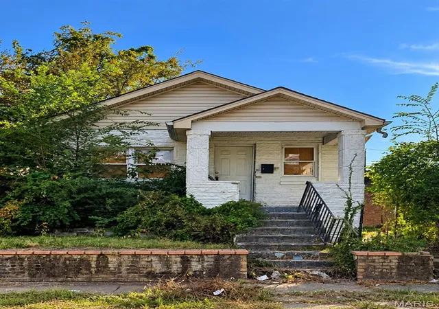 Single family home for sale at 4758 Highland Ave, Saint Louis, MO 63113 | MLS# MIS26064569