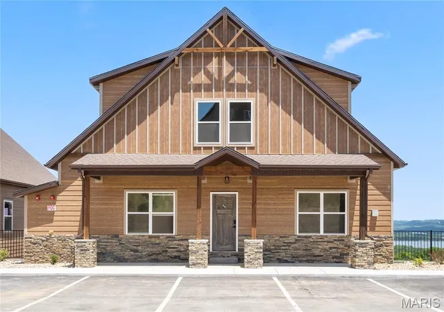 Photo 2 of Single family home for sale at 135 Frontier Way, Kimberling City, MO 65686 | MLS# MIS26064575 | Listing updated on 2026-10-24