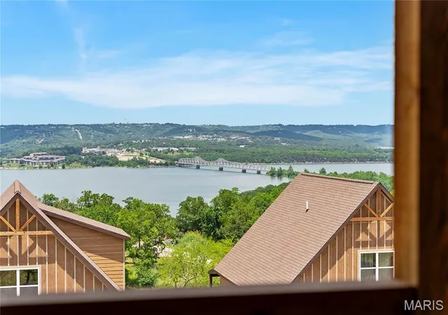Photo 4 of Single family home for sale at 135 Frontier Way, Kimberling City, MO 65686 | MLS# MIS26064575 | Listing updated on 2026-10-24