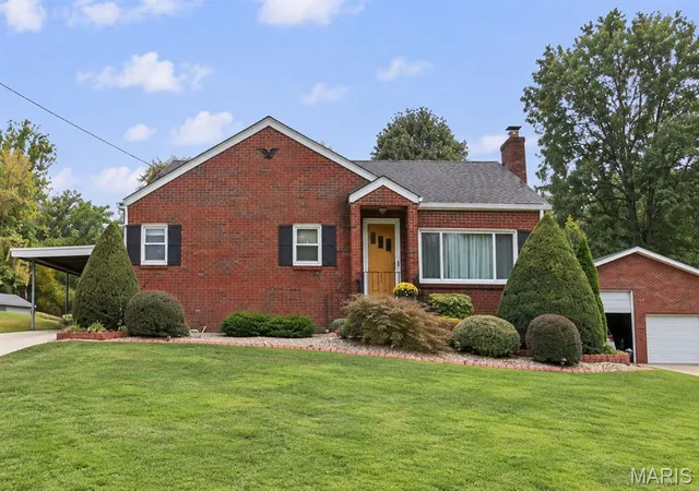Single family home for sale at 110 E Country Ln, Collinsville, IL 62234 | MLS# MIS26064576