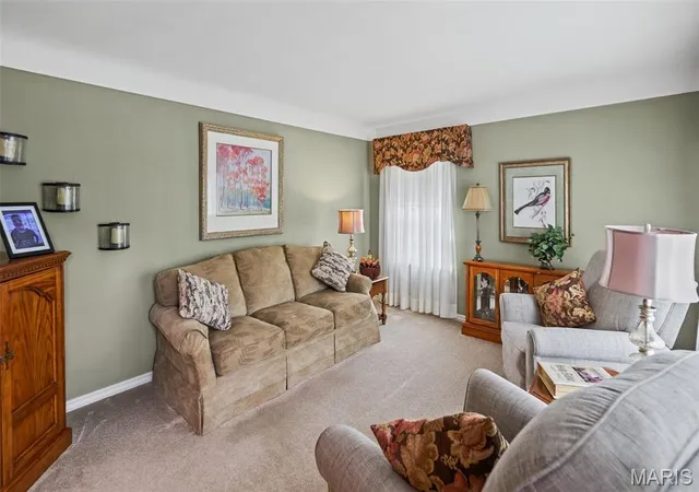 Photo 4 of Single family home for sale at 110 E Country Ln, Collinsville, IL 62234 | MLS# MIS26064576 | Listing updated on 2026-10-08