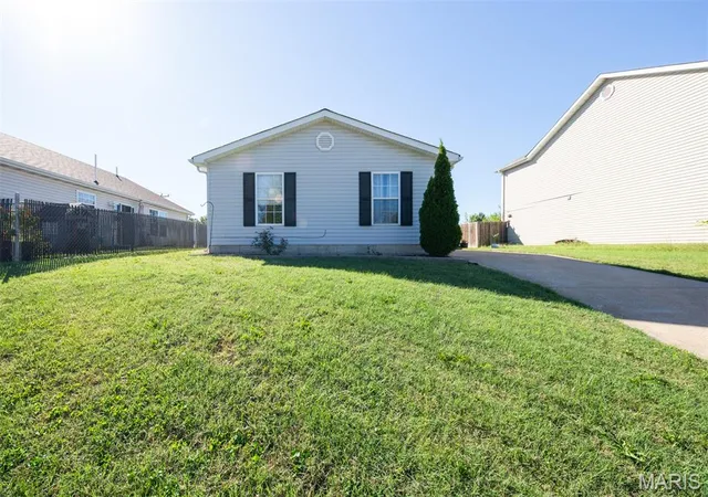 Photo 1 of Single family home for sale at 513 S 1st Street, Pacific, MO 63069 | MLS# MIS26064577 | Listing updated on 2026-10-09