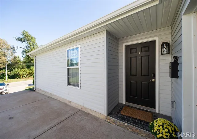 Photo 3 of Single family home for sale at 513 S 1st Street, Pacific, MO 63069 | MLS# MIS26064577 | Listing updated on 2026-10-09