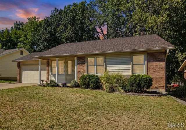 Photo 1 of Single family home for sale at 1607 Treetop Dr, Saint Charles, MO 63303 | MLS# MIS26064578 | Listing updated on 2026-10-09