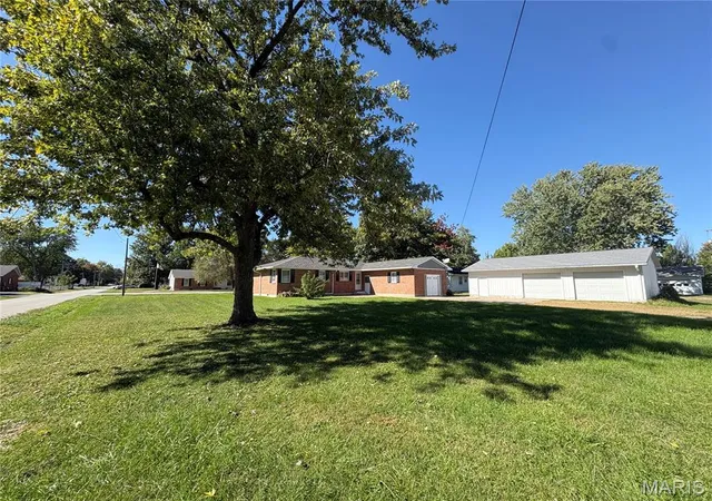 Photo 3 of Single family home for sale at 902 Prairie St, Monroe City, MO 63456 | MLS# MIS26064581 | Listing updated on 2026-10-09