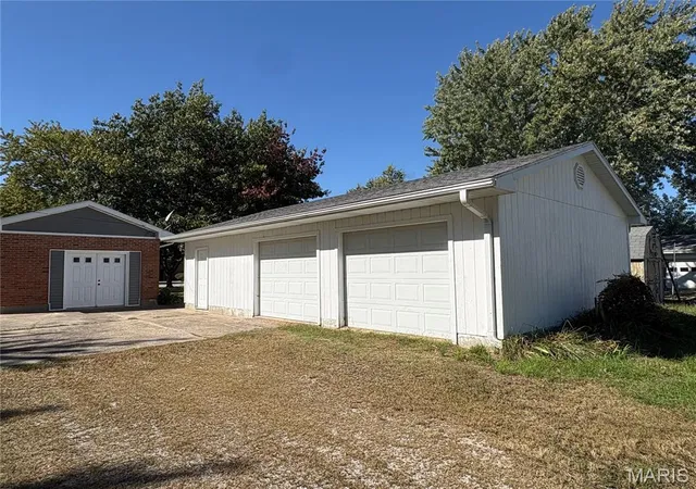Photo 3 of Single family home for sale at 902 Prairie St, Monroe City, MO 63456 | MLS# MIS26064581 | Listing updated on 2026-10-09