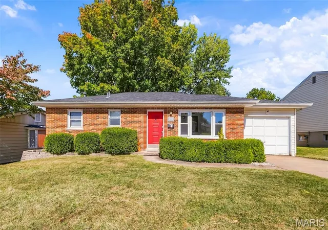 Single family home for sale at 209 S Pam Ave, Saint Charles, MO 63301 | MLS# MIS26064585