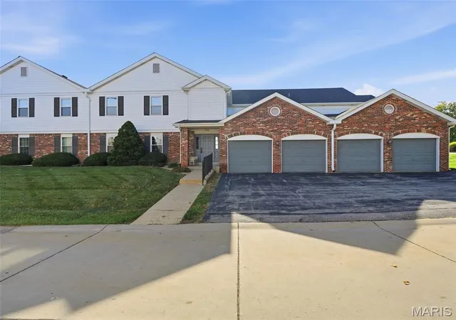 Condo for sale at 4308 Sunridge Dr #B, Saint Louis, MO 63125 | MLS# MIS26064586