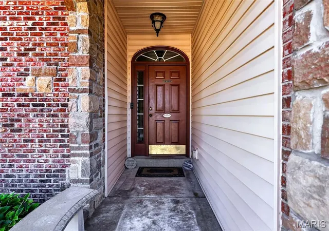 Photo 2 of Single family home for sale at 135 Blue Water Dr, Saint Peters, MO 63366 | MLS# MIS26064588 | Listing updated on 2026-10-08