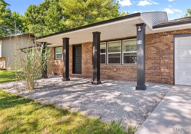 Photo 4 of Single family home for sale at 34 Belair Ct, Maryville, IL 62062 | MLS# MIS26064592 | Listing updated on 2026-10-07
