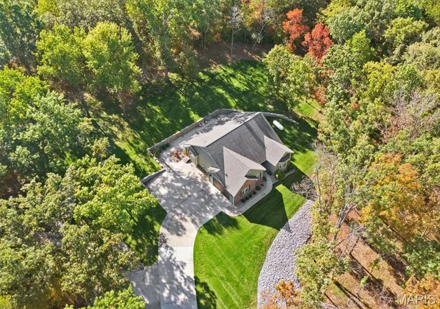 Photo 2 of Single family home for sale at 6576 S Lakeshore Dr, Hillsboro, MO 63050 | MLS# MIS26064595 | Listing updated on 2026-10-21