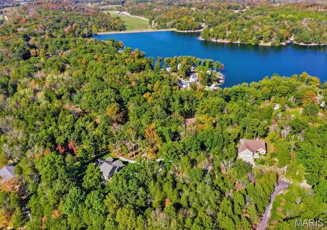 Photo 3 of Single family home for sale at 6576 S Lakeshore Dr, Hillsboro, MO 63050 | MLS# MIS26064595 | Listing updated on 2026-10-21