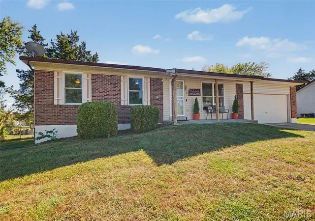 Photo 4 of Single family home for sale at 8 Redbud Dr, Warrenton, MO 63383 | MLS# MIS26064596 | Listing updated on 2026-10-08