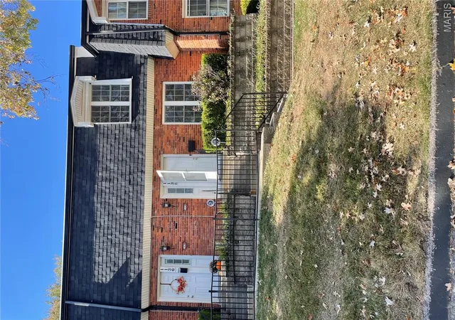 Townhouse for sale at 1138 Beau Jardin Ct, Saint Louis, MO 63146 | MLS# MIS26064597