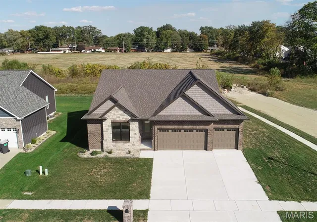 Photo 1 of Single family home for sale at 602 Mortar St, Mascoutah, IL 62258 | MLS# MIS26064598 | Listing updated on 2026-10-23