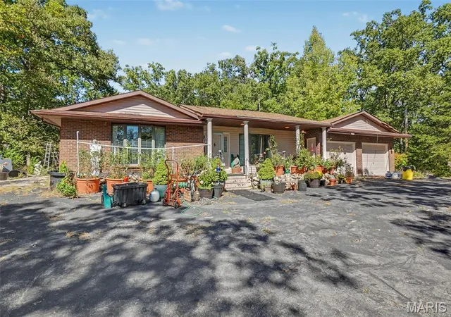 Photo 1 of Single family home for sale at 26169 Dry Frk Rd, Warrenton, MO 63383 | MLS# MIS26064601 | Listing updated on 2026-10-09