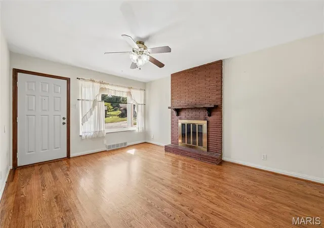 Photo 4 of Single family home for sale at 6347 Ashwell Dr, Saint Louis, MO 63123 | MLS# MIS26064607 | Listing updated on 2026-10-19