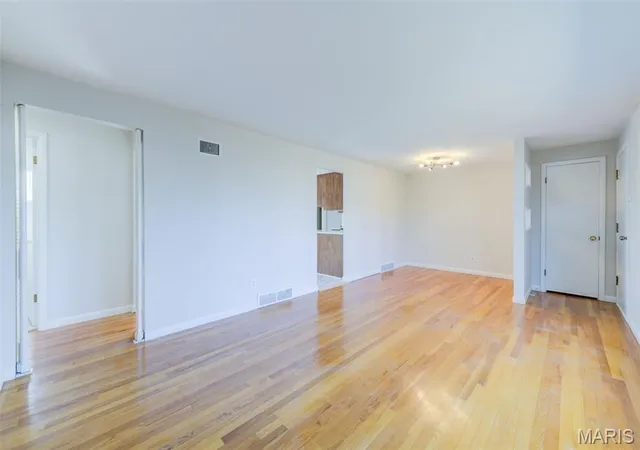Photo 2 of Single family home for sale at 4032 Seibert Ave, Saint Louis, MO 63123 | MLS# MIS26064609 | Listing updated on 2026-10-08