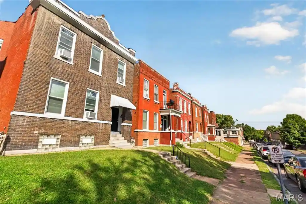 Listing Photo 2 - Condo for sale in 3829 Minnesota Ave located at 3829 Minnesota Ave, Saint Louis, MO 63118 - Unit 3829 Minnesota Ave
