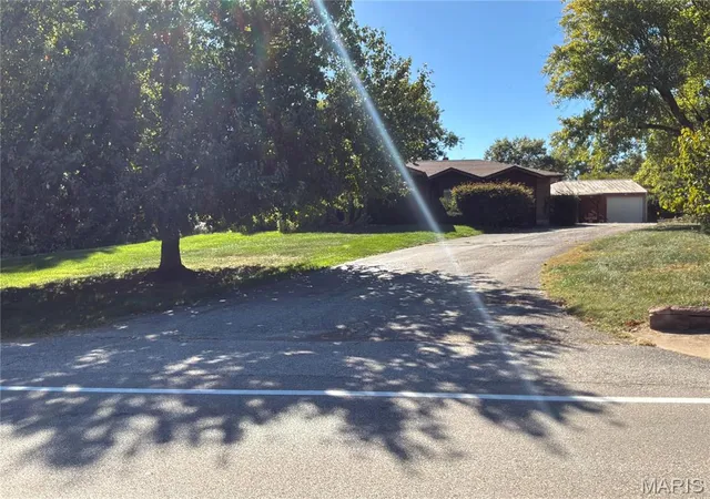 Photo 1 of Land for sale at 1421 & 1435 Schoettler Rd, Chesterfield, MO 63017 | MLS# MIS26064615 | Listing updated on 2026-10-17
