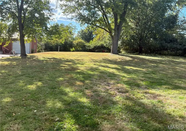 Photo 3 of Single family home for sale at 1435 & 1421 Schoettler Rd, Chesterfield, MO 63017 | MLS# MIS26064616 | Listing updated on 2026-10-17