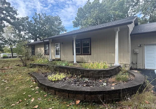 Photo 4 of Single family home for sale at 1405 Missouri Ave, Saint Clair, MO 63077 | MLS# MIS26064627 | Listing updated on 2026-10-20