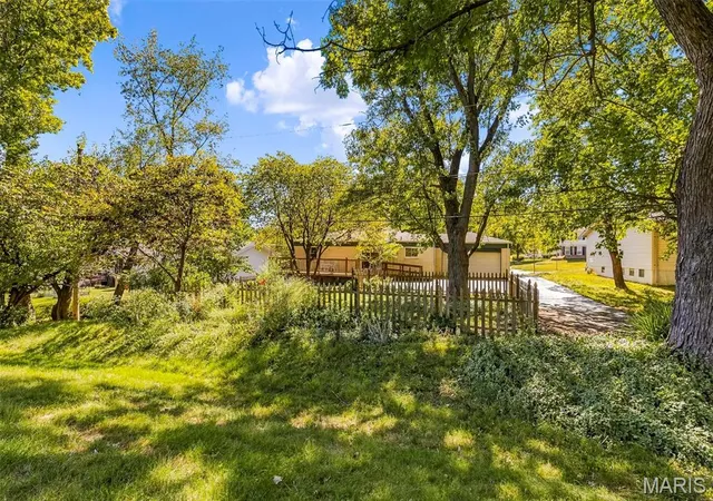 Photo 3 of Single family home for sale at 1766 Seven Pines Dr, Saint Louis, MO 63146 | MLS# MIS26064632 | Listing updated on 2026-10-09