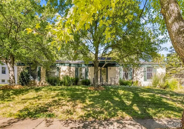 Photo 4 of Single family home for sale at 1766 Seven Pines Dr, Saint Louis, MO 63146 | MLS# MIS26064632 | Listing updated on 2026-10-09
